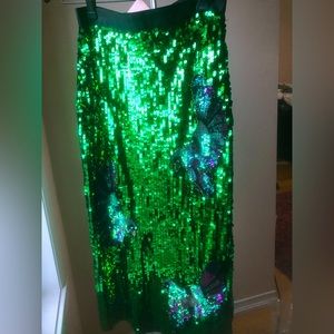 All green sequin-skirt with purple designs